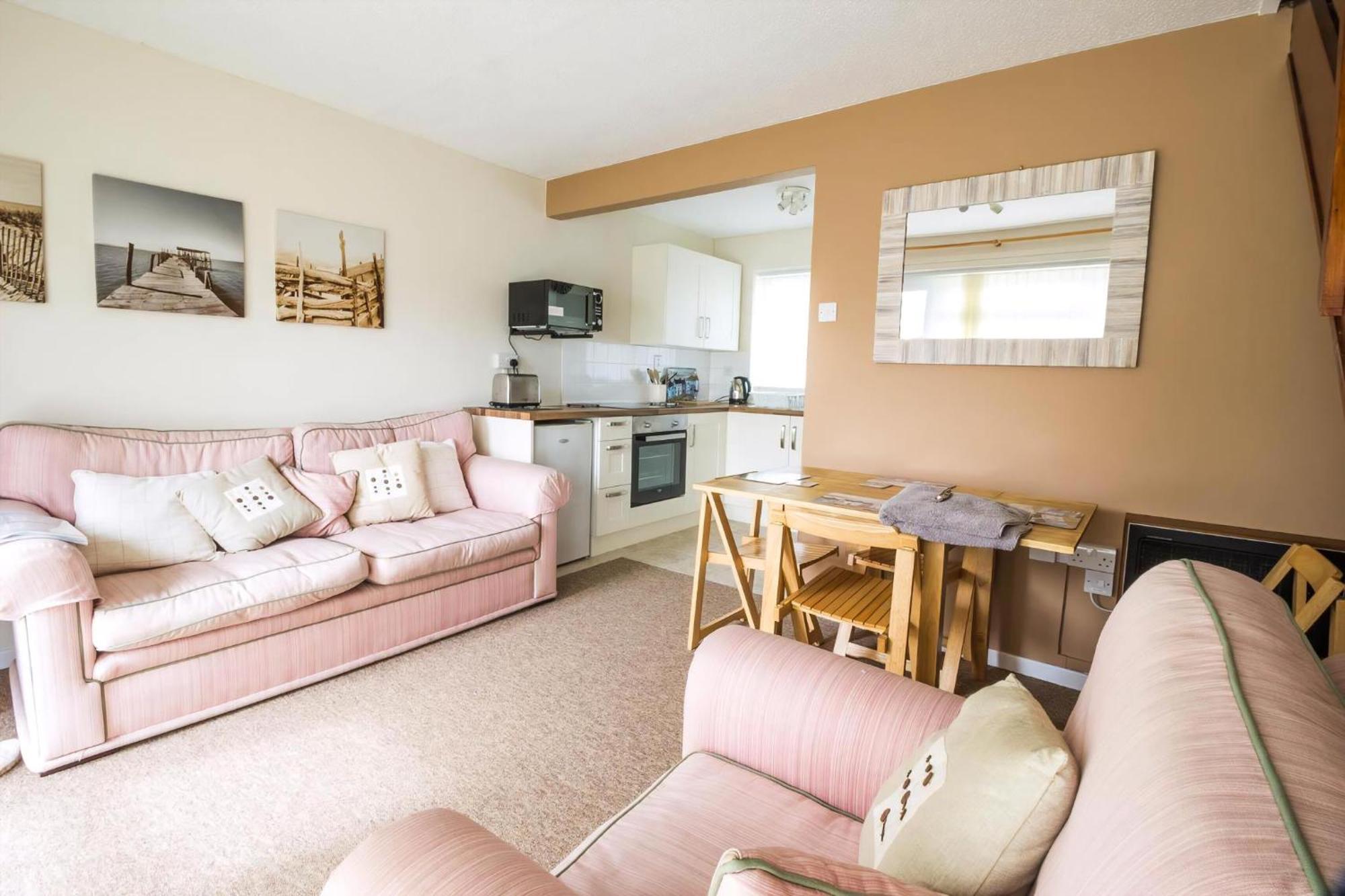 Lovely 4 Berth Chalet To Hire In Hemsby Nearby The Beach Ref 18177B Exterior foto