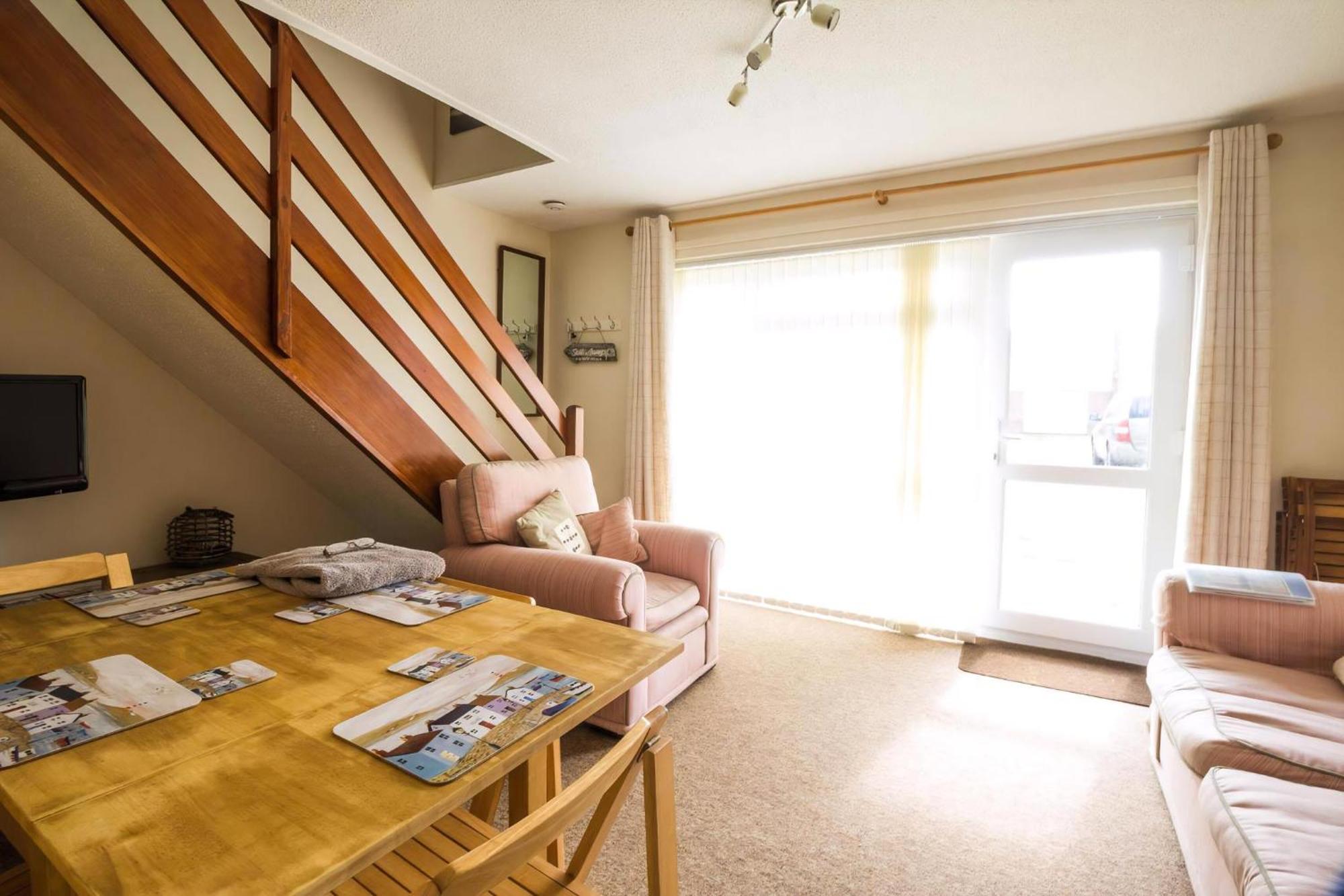 Lovely 4 Berth Chalet To Hire In Hemsby Nearby The Beach Ref 18177B Exterior foto