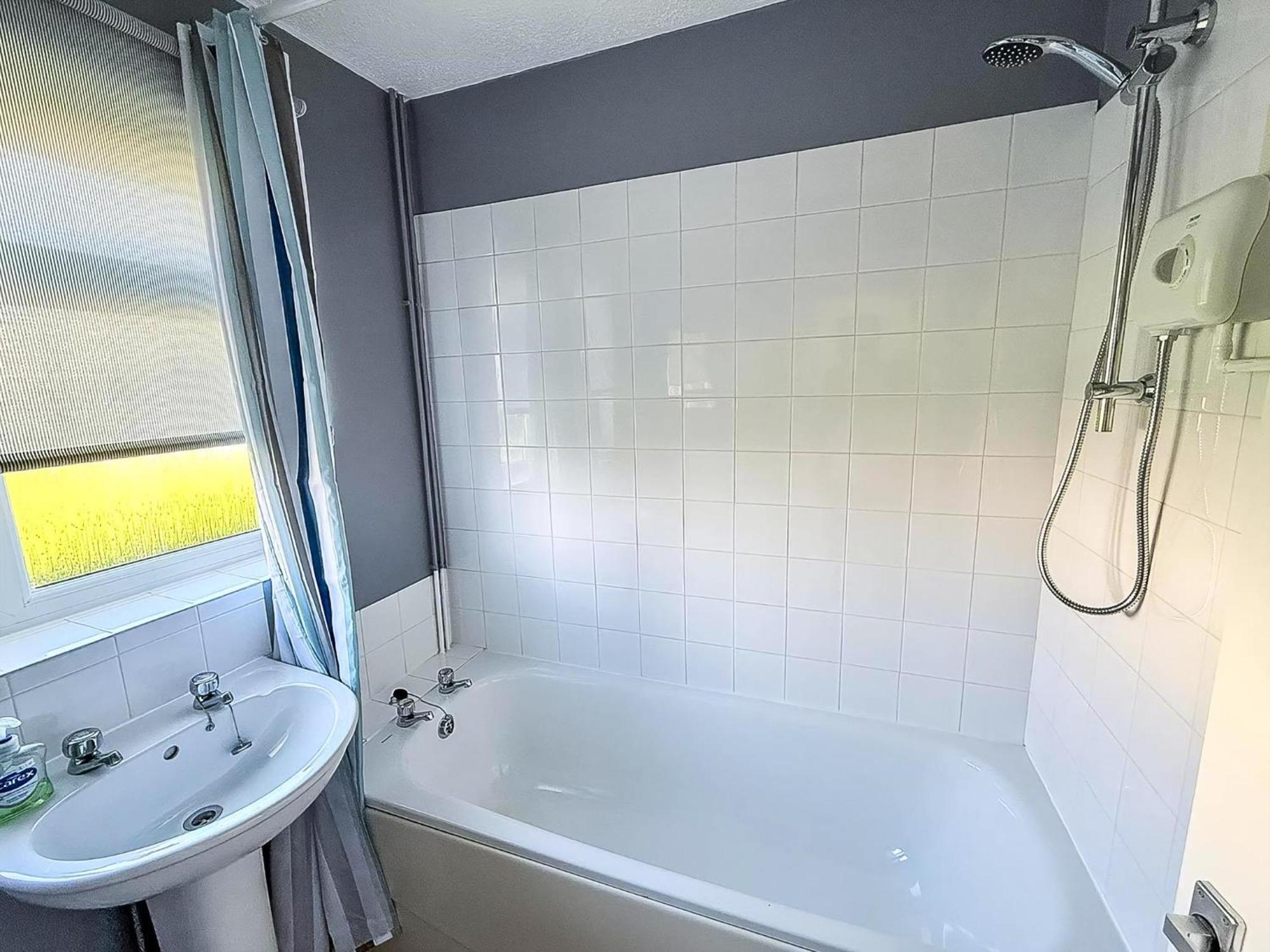 Lovely 4 Berth Chalet To Hire In Hemsby Nearby The Beach Ref 18177B Exterior foto