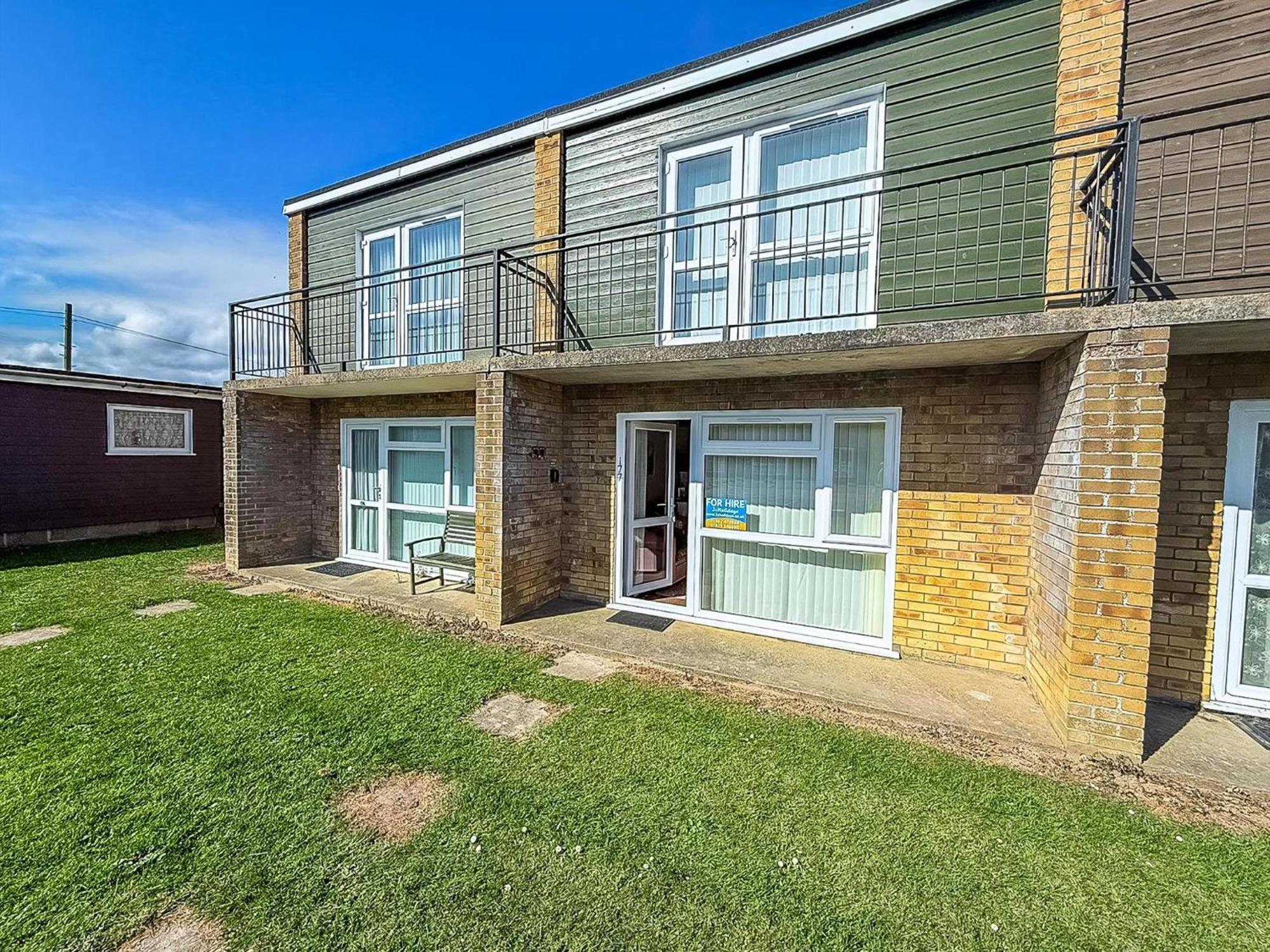 Lovely 4 Berth Chalet To Hire In Hemsby Nearby The Beach Ref 18177B Exterior foto