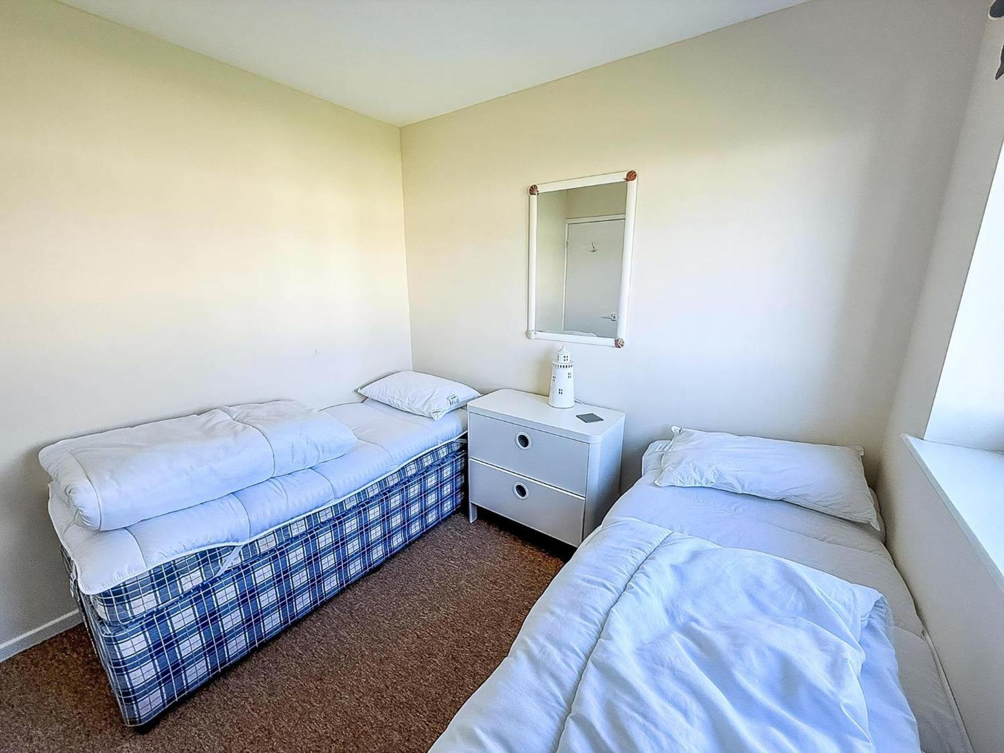 Lovely 4 Berth Chalet To Hire In Hemsby Nearby The Beach Ref 18177B Exterior foto