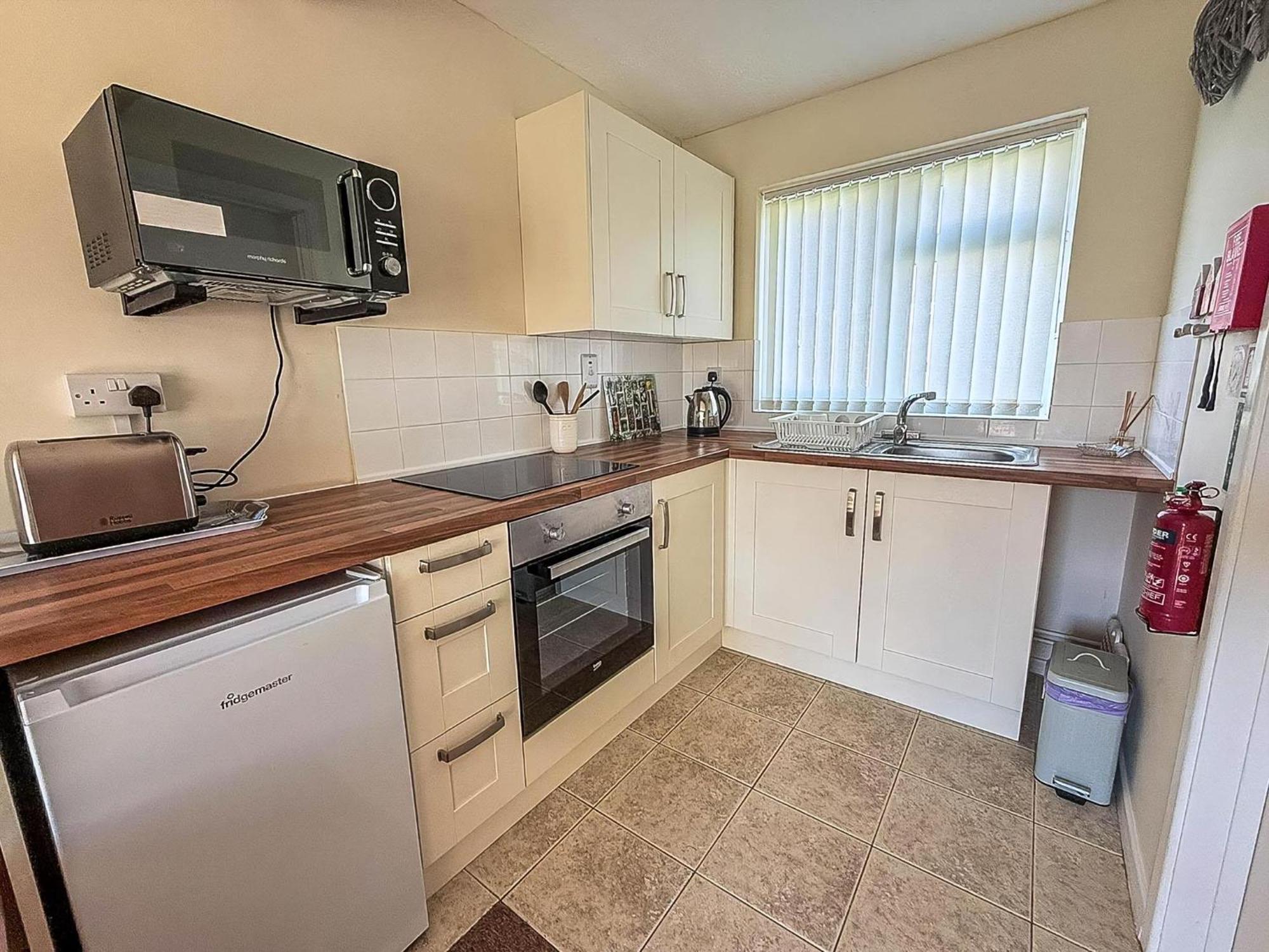 Lovely 4 Berth Chalet To Hire In Hemsby Nearby The Beach Ref 18177B Exterior foto